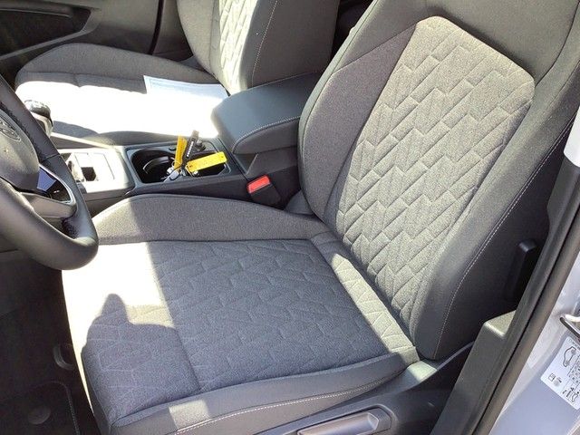 Fahrzeugabbildung Volkswagen Golf VIII TSI Life Pano AHK ACC