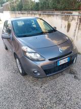 Renault Clio Yahoo! - Renault Clio mit Benzin-Antrieb: Limousine, Yahoo