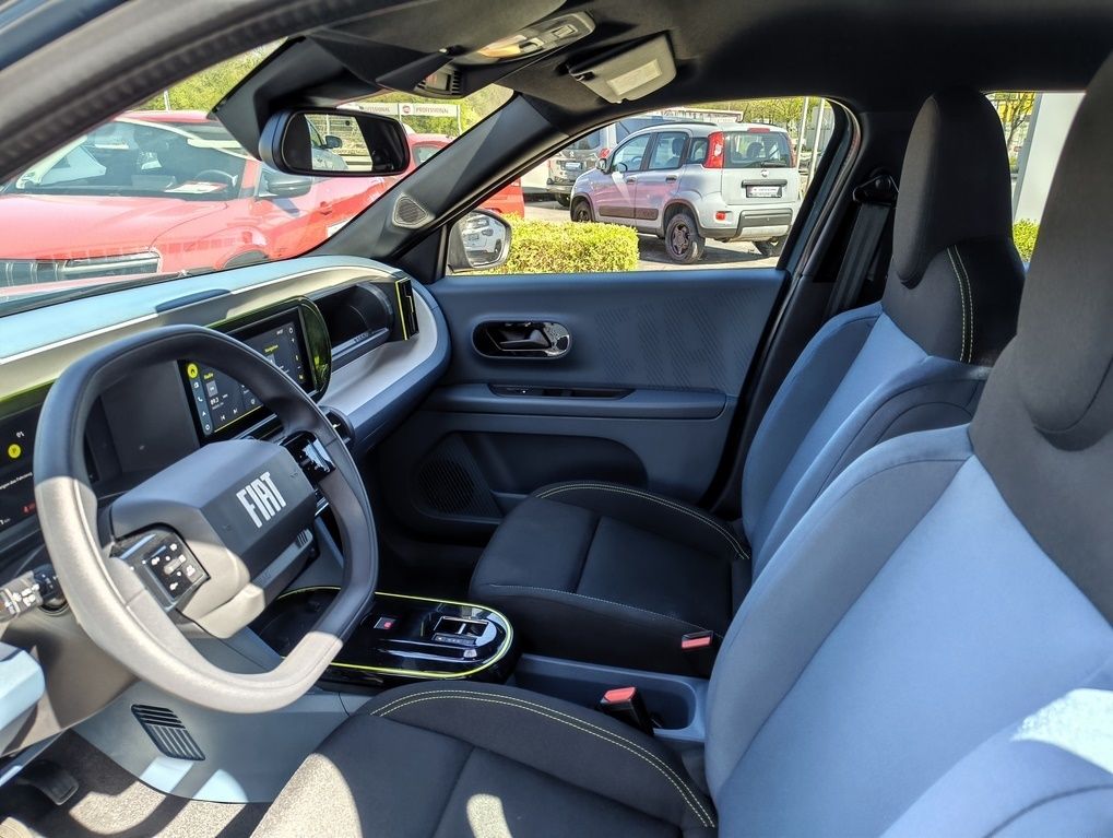 Fahrzeugabbildung Fiat Grande Panda ICON Hybrid 1.2 eDCT
