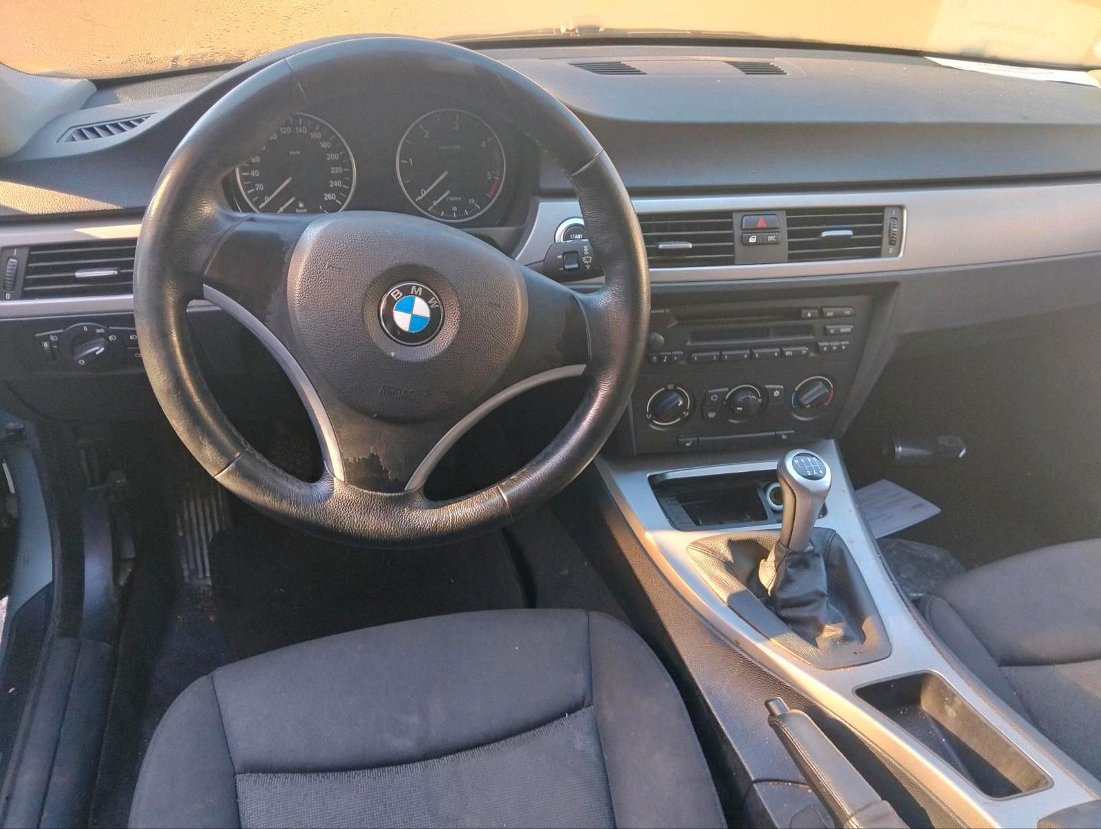 BMW 318 2006 — photo 7