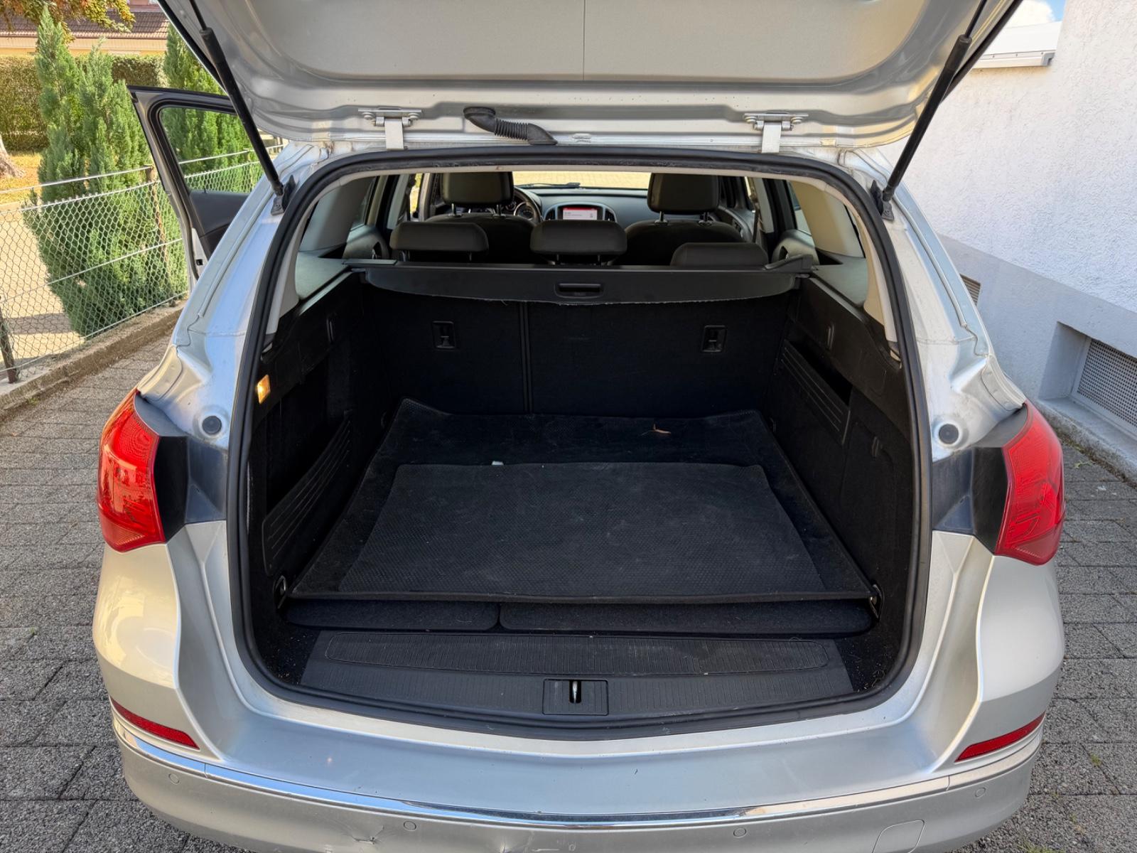 Opel Astra 2015 — photo 9