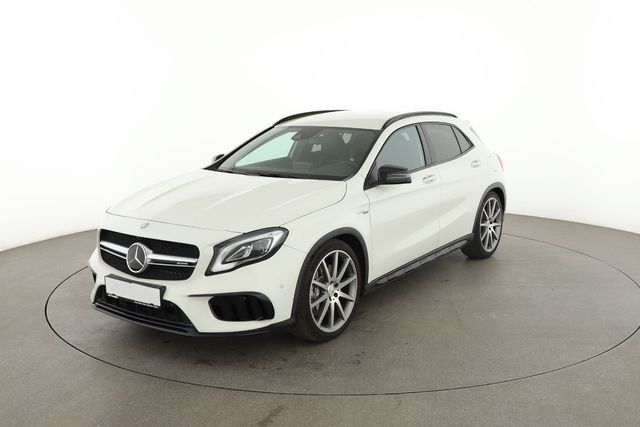 Mercedes-Benz GLA 45 AMG 4M Comand LED R.Kam Distronic Assiste