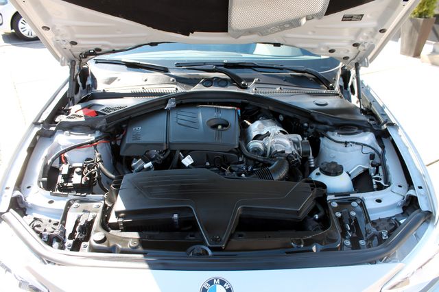 Fahrzeugabbildung BMW 118i Sport-Line Xenon Leder Sitzh Navi HiFi PDC