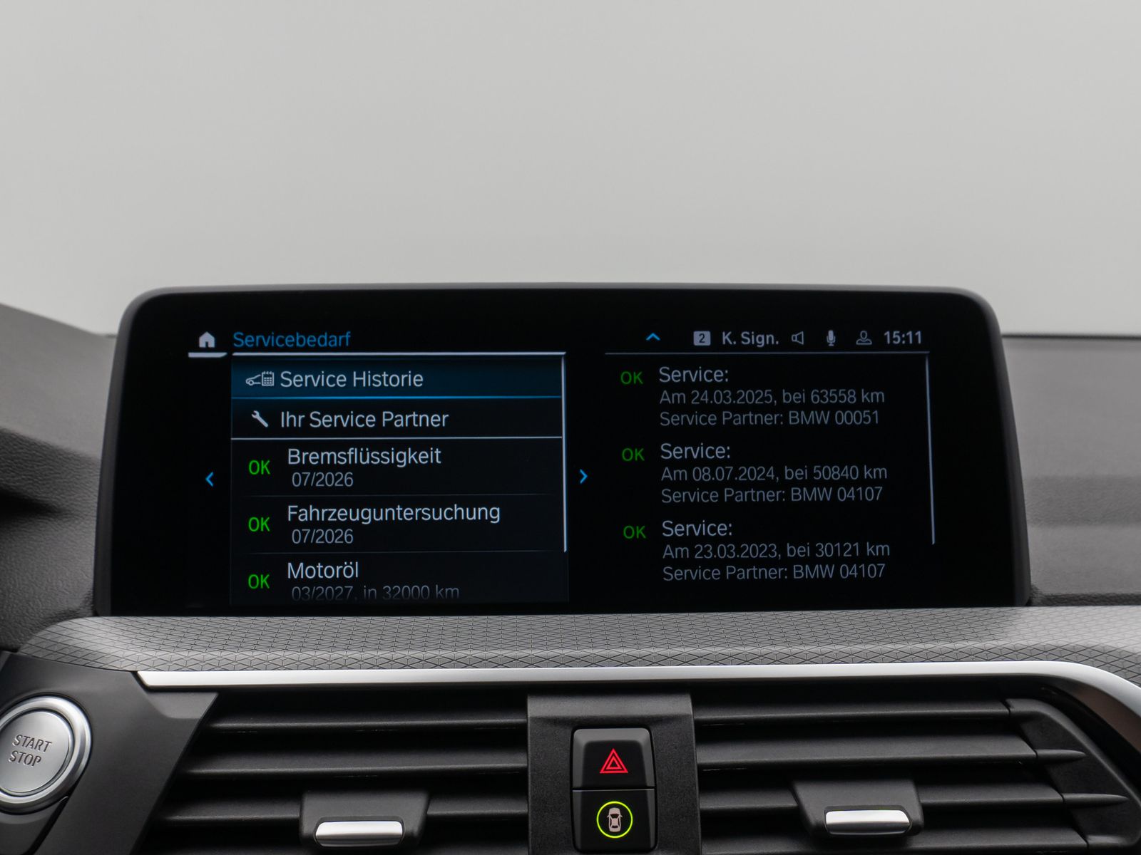 Fahrzeugabbildung BMW X3 xD30e M Sport Kamera HUD DAB HiFi AHK Komfort