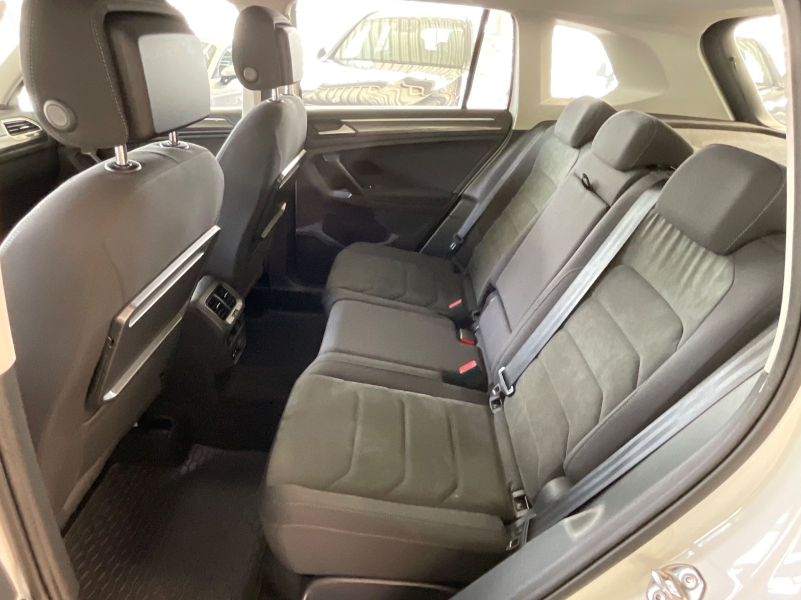 Fahrzeugabbildung Volkswagen Tiguan Comfortline 2.0TDI *DIGITALTACHO*LED*360°