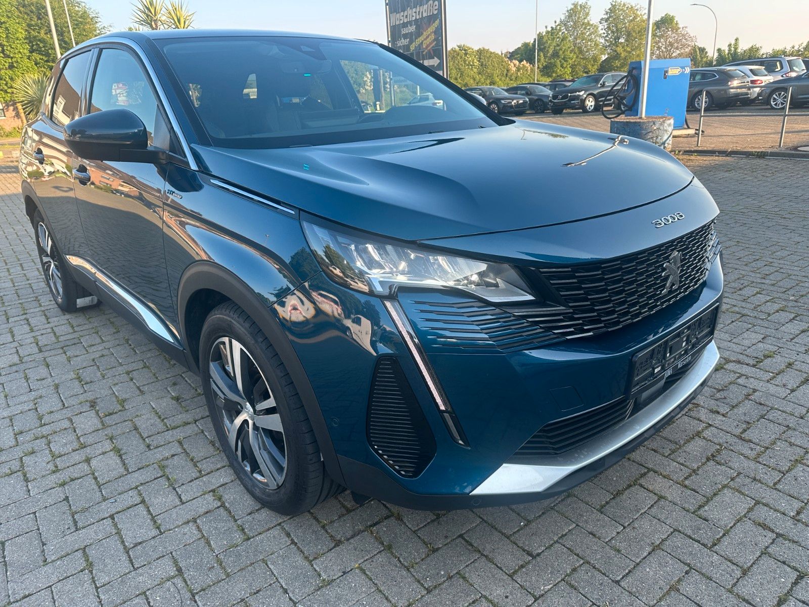 Peugeot 3008 Hybrid 225 Allure imagem 3