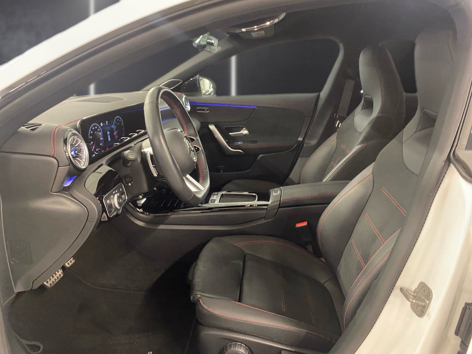 Fahrzeugabbildung Mercedes-Benz CLA 200 SB AMG*Burmest*AHK*Distro*MultiBeam*360*