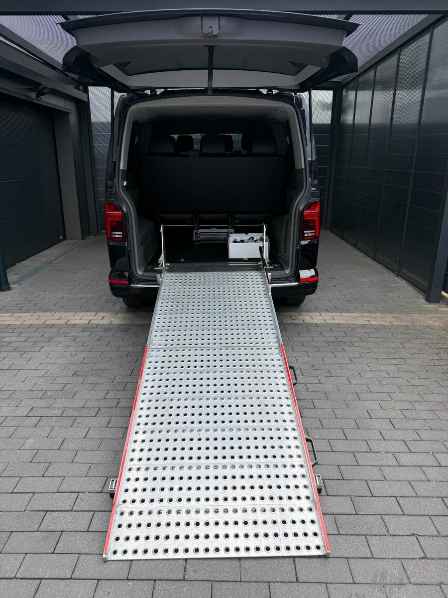 Volkswagen T6.1 Caravelle DSG Lang Navi Ahk 9sitz Rollstuhl