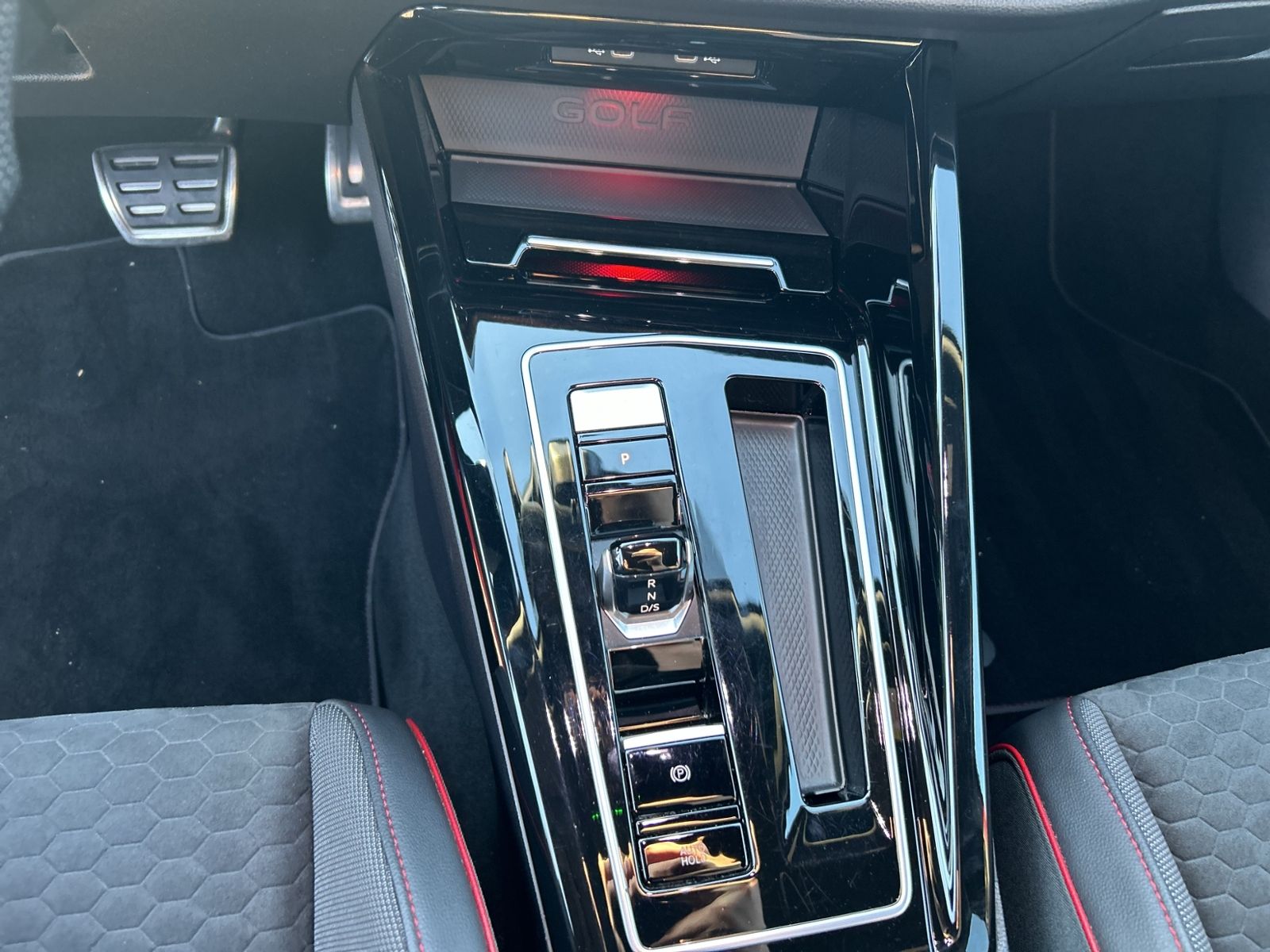 Golf VIII GTI Clubsport, ACC, RearView, Estoril