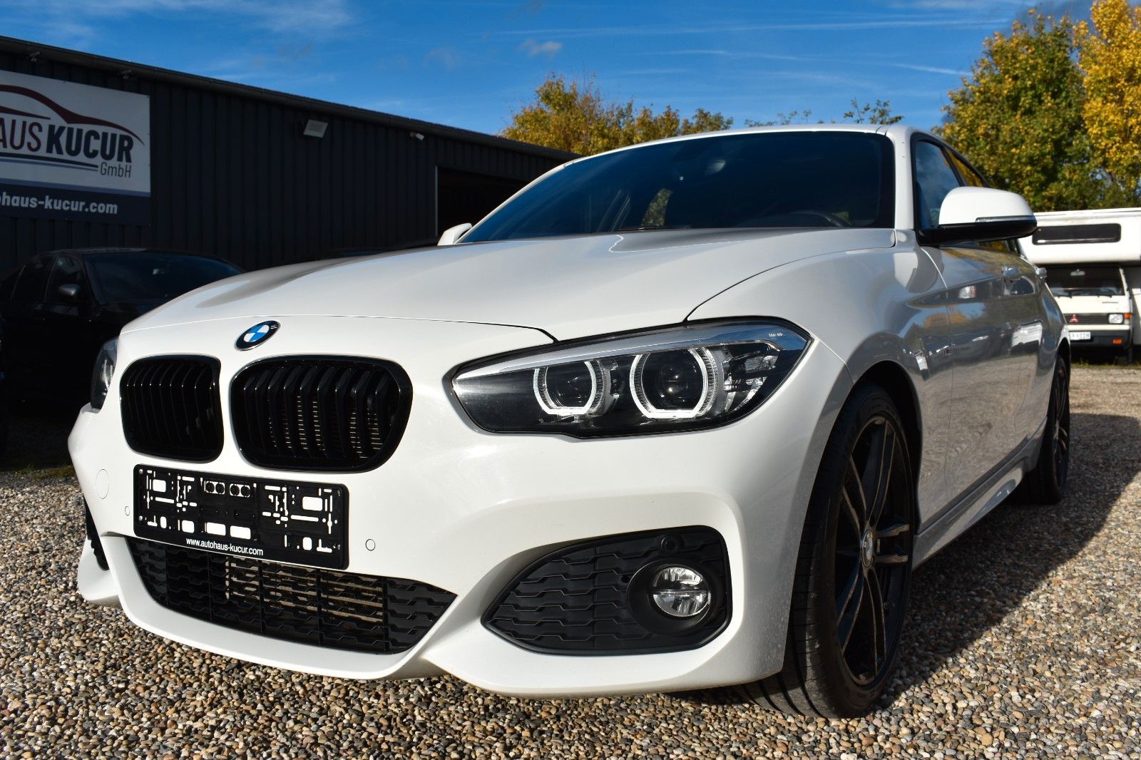 Fahrzeugabbildung BMW 118i Lim. Edition M Sport Shadow Navi Leder LED