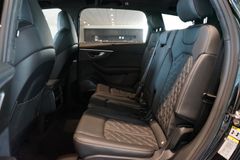 AUDI SQ7 TFSI | HuD | Pano | B&O | 7-Sitze | FACELIFT AUDI SQ7 TFSI | HuD | Pano | B&O | 7-Sitze | FACELIFT