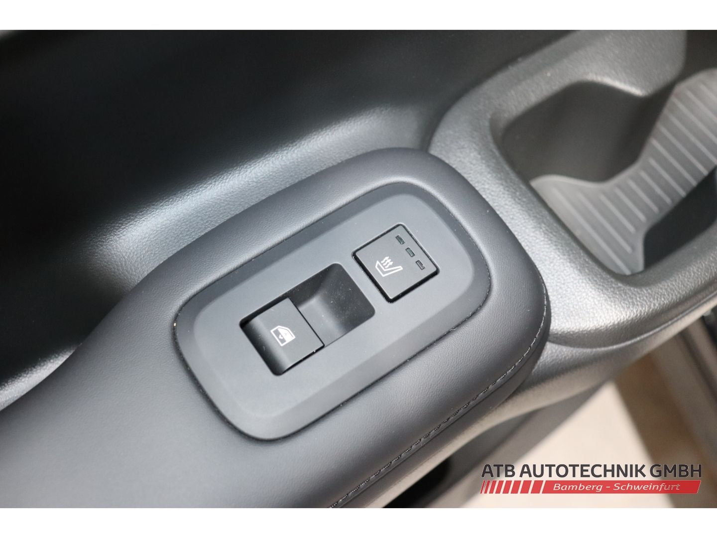 Fahrzeugabbildung Hyundai SANTA FE Signature 5-Sitzer 1.6l Hybrid 2WD Navi