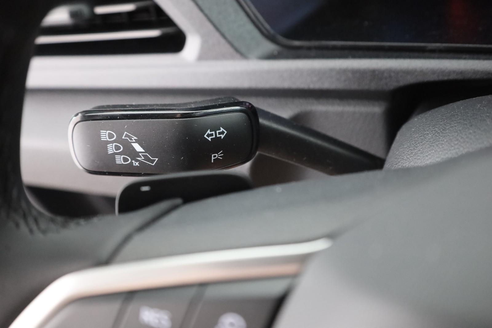 Volkswagen Caddy 1.5 TSI DSG LED ACC Kamera AHK