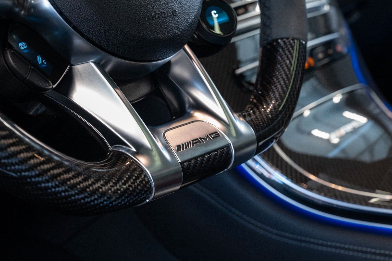 Daumennagel 42 - Mercedes-Benz GLC 63S AMG 4Matic|CARBON|PANO|HEAD-UP|VOLL