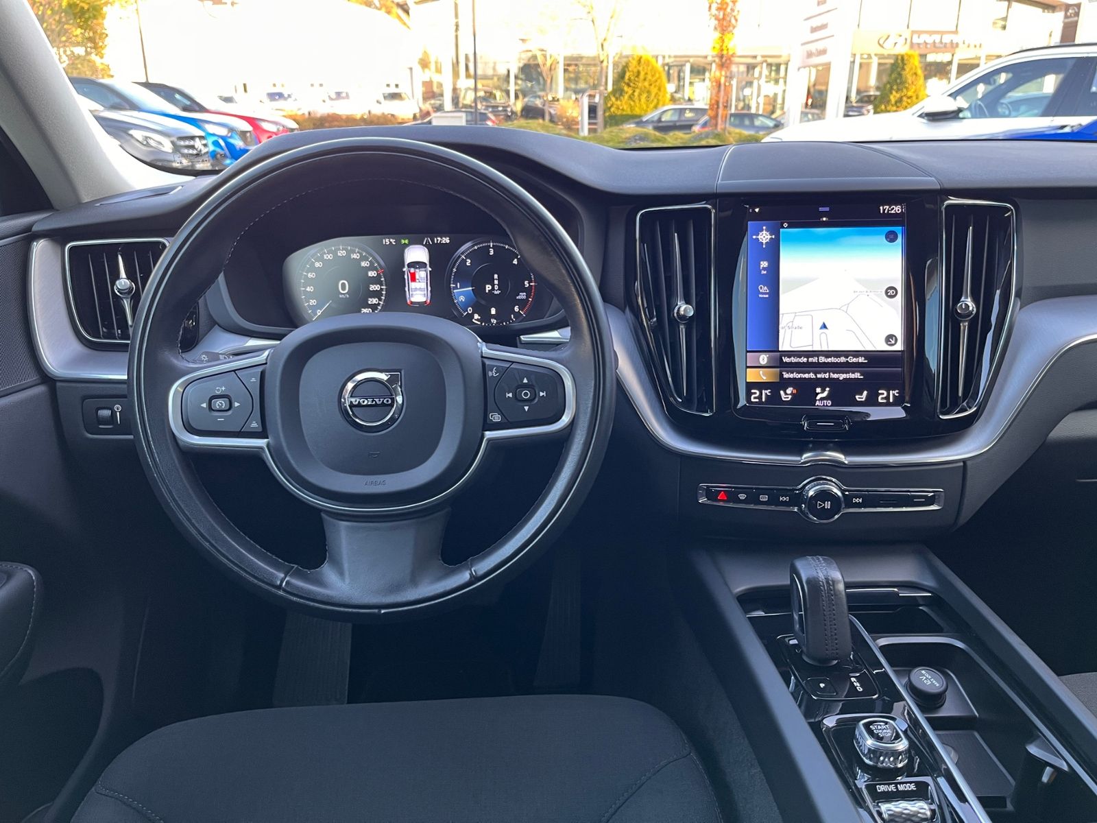 Fahrzeugabbildung Volvo XC60 Momentum Pro 2WD AHK LED NAVI ALU