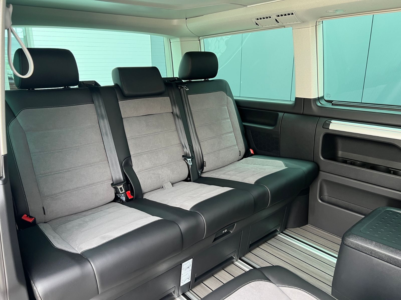Fahrzeugabbildung Volkswagen T6.1 California Beach Tour Edition 2.0 TDI DSG 4