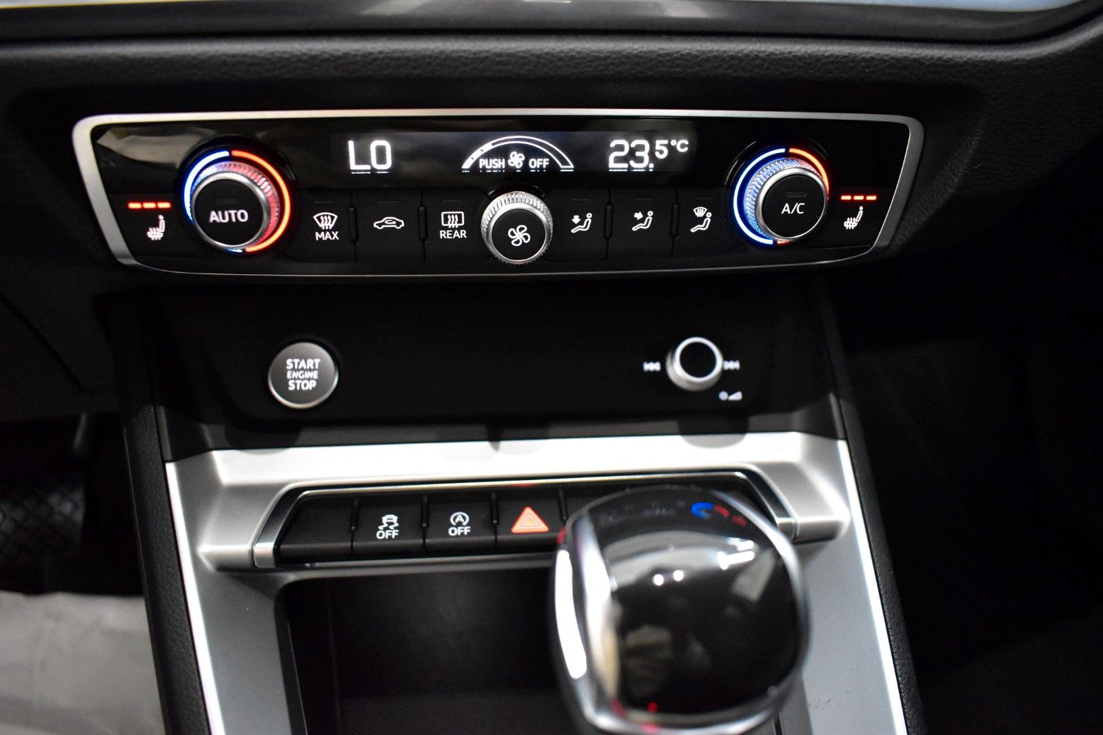 Fahrzeugabbildung Audi Q3 35 TDI advanced,Leder,Navi,Kamera,CarPlay,B&O