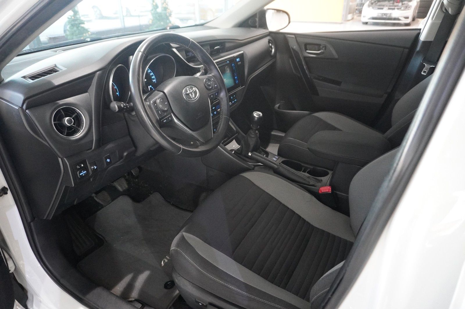 Fahrzeugabbildung Toyota Auris 1.2 LIM. DESIGN EDITION NAVI/LED/KAMERA/SH