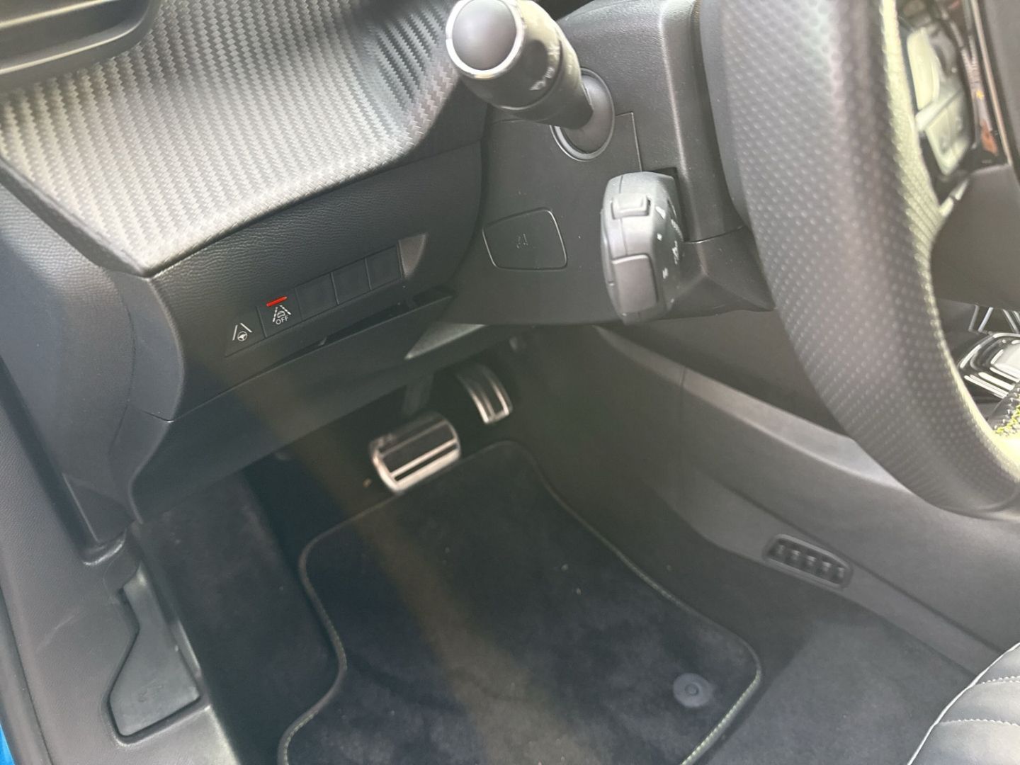 Fahrzeugabbildung Peugeot 2008 e- GT Pack El. Panodach Navi Leder Massages
