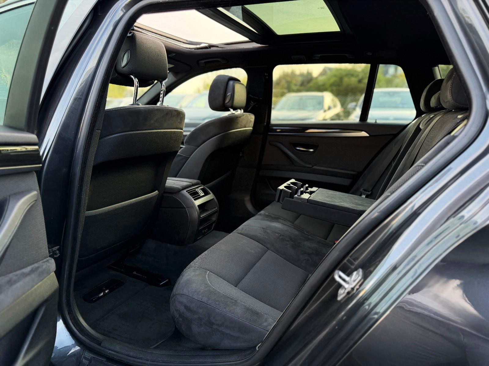 BMW 530d T°M-PAKET°PANO°BI XENON°HUD°ALCANTARA°AHK°