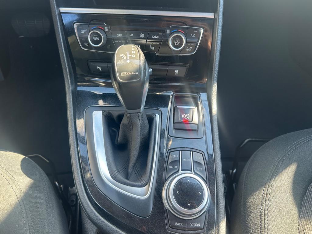 BMW 225