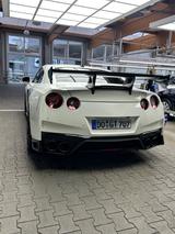 Nissan GT-R 3.8l  - Nissan GT-R mit Benzin-Antrieb: Coupé