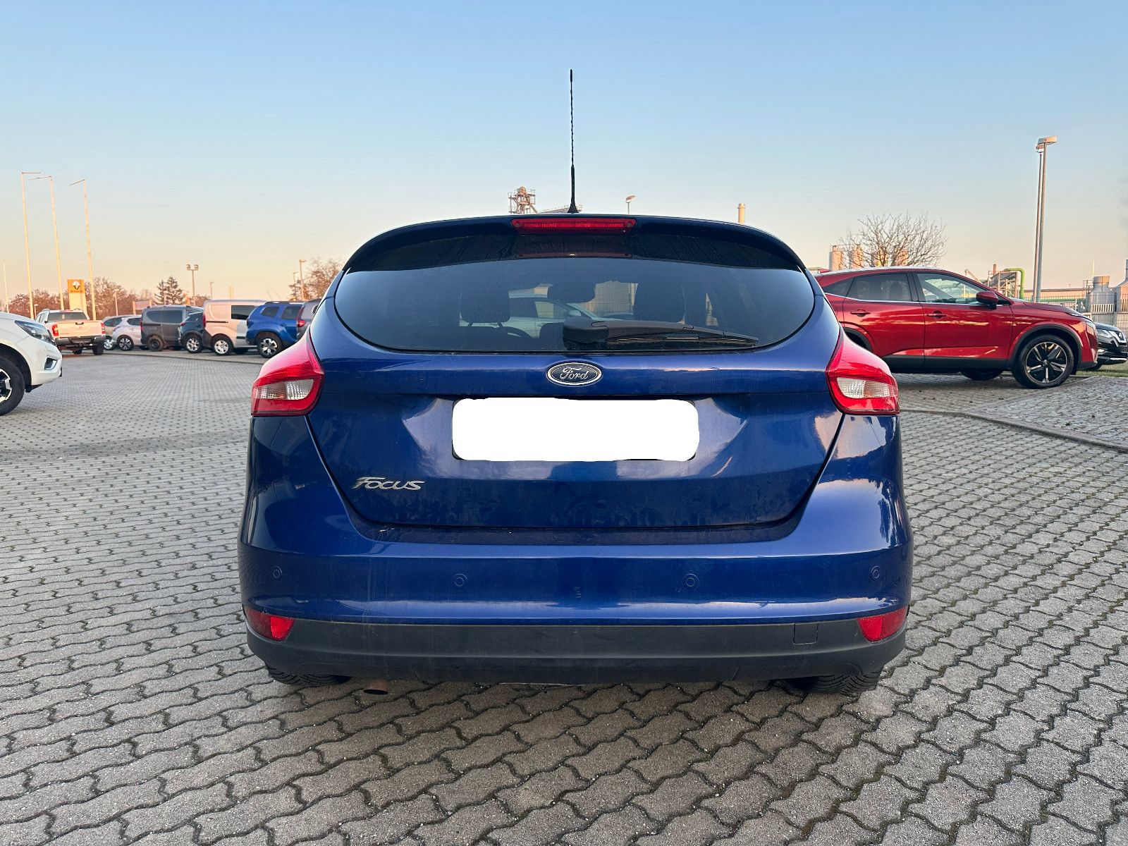Fahrzeugabbildung Ford Focus Lim. Titanium