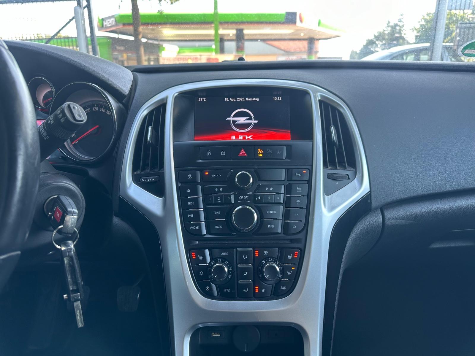 Opel Astra 2015 — photo 18