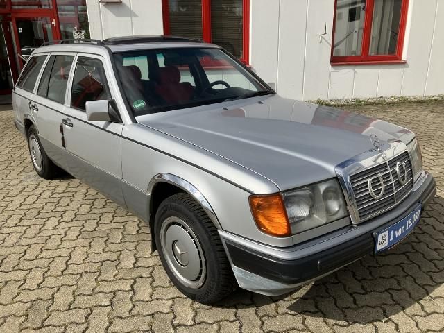 Mercedes-Benz E 230 TE 