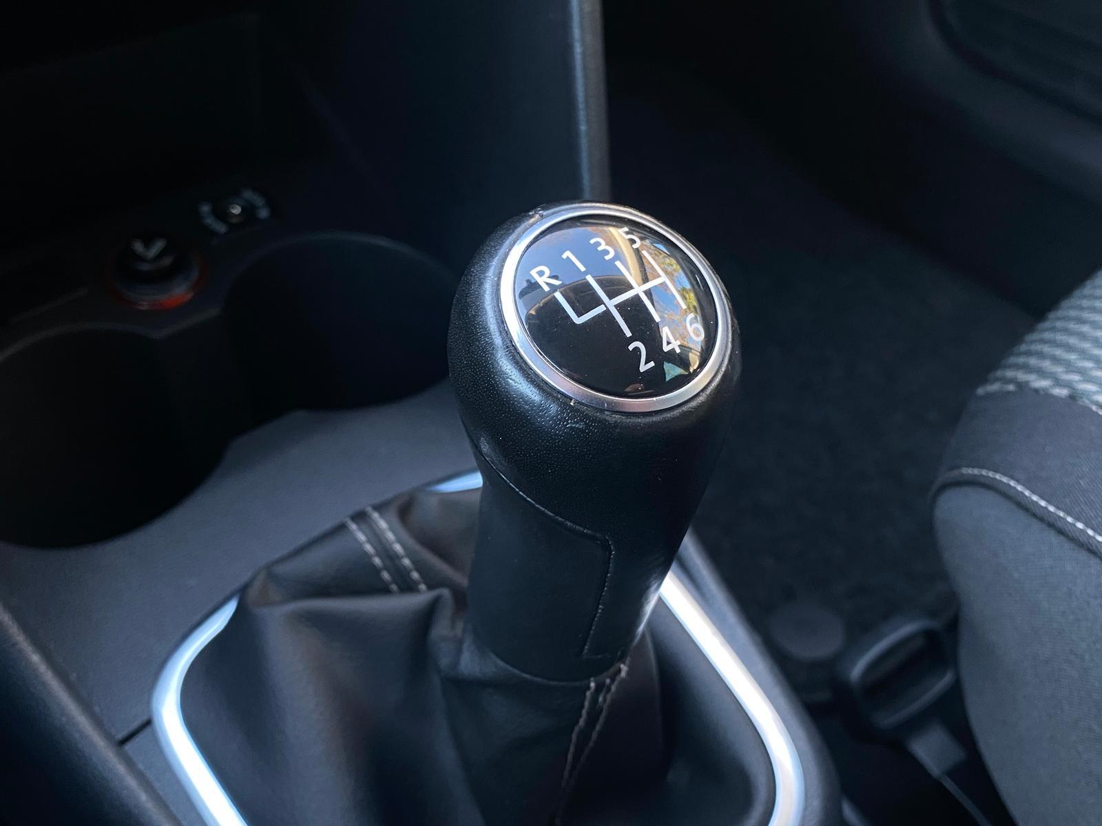 Volkswagen Polo 1.2 TSI CrossPolo Parkhilfe Tempomat SHZ