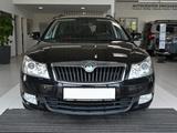Skoda Octavia Combi 1.6TDI GreenTec Ambition LM PDC ZV - Skoda Octavia aus 2012 mit Diesel-Antrieb: Kombi, 1.6