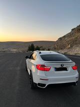 BMW X6 E71 - BMW X6: E71