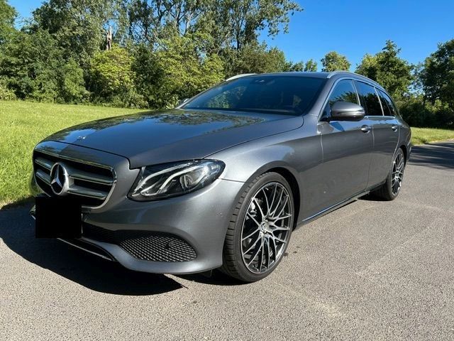 Image of Mercedes-Benz E 200