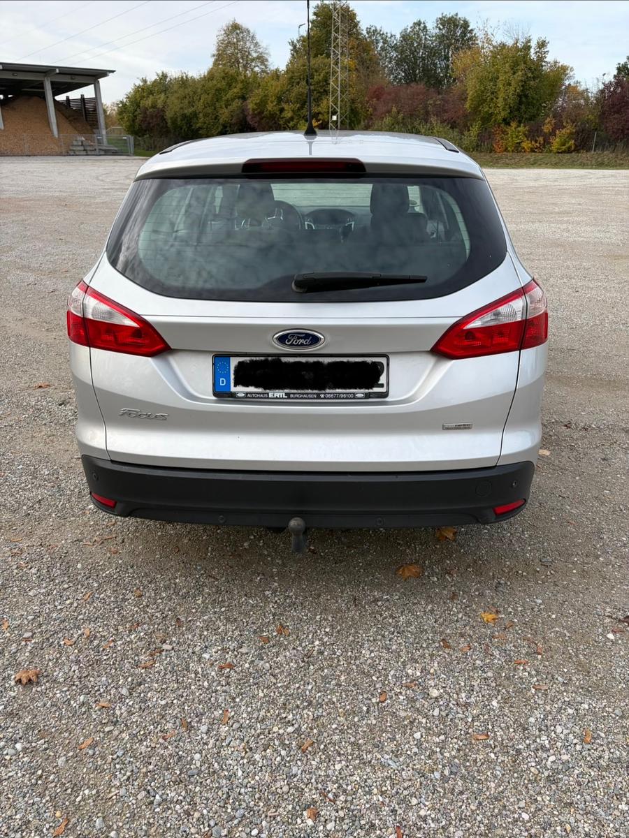 Ford Focus 2012 — photo 8