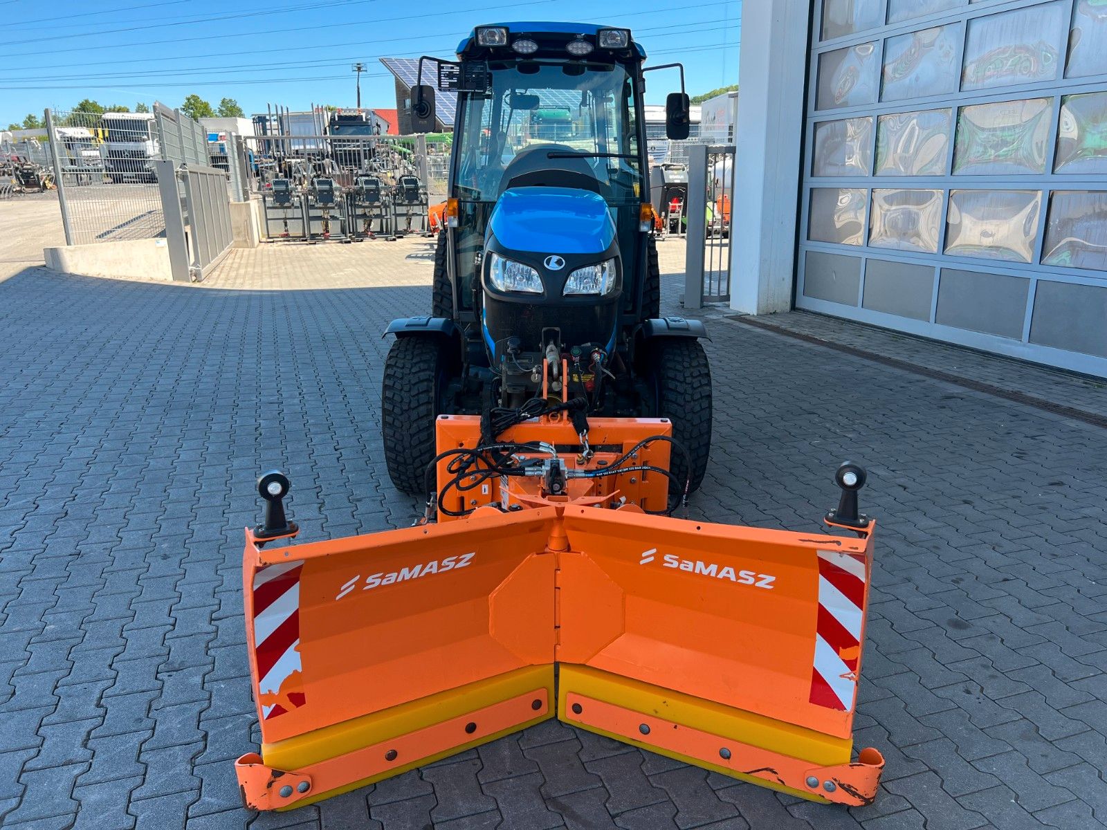 Fahrzeugabbildung Kubota M5101N / nur 437h / Kommunalpaket