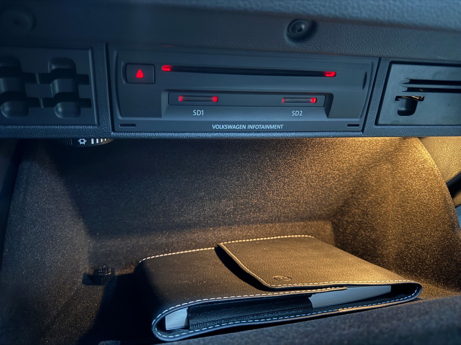 Fahrzeugabbildung Volkswagen Golf VARIANT 2.0 TDI DSG R-LINE SPORTPAKET VOLL