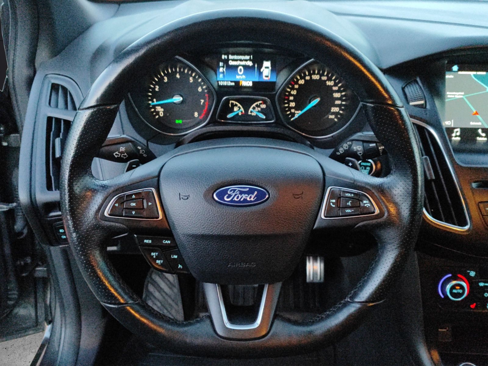 Fahrzeugabbildung Ford Focus Turnier ST-Line*Navi*SitzHZ*LenkradHZ*Blth