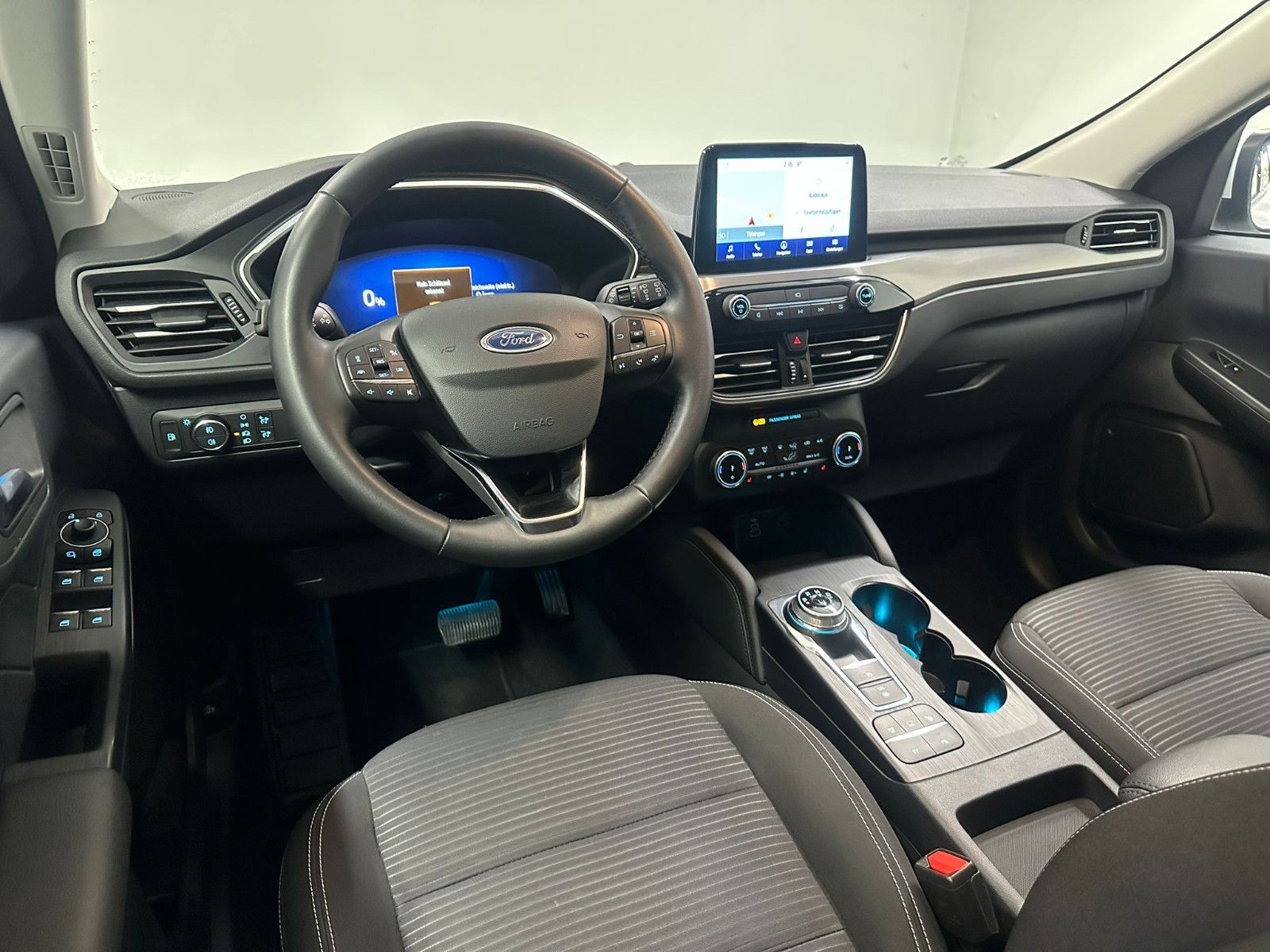 Fahrzeugabbildung Ford Kuga 2,5 Hybrid Titanium *NAVI*KLIMA*SH*360