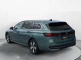Volkswagen Passat Var. eHybrid Business Navi LED AHK Kamera - Volkswagen Passat: Grün