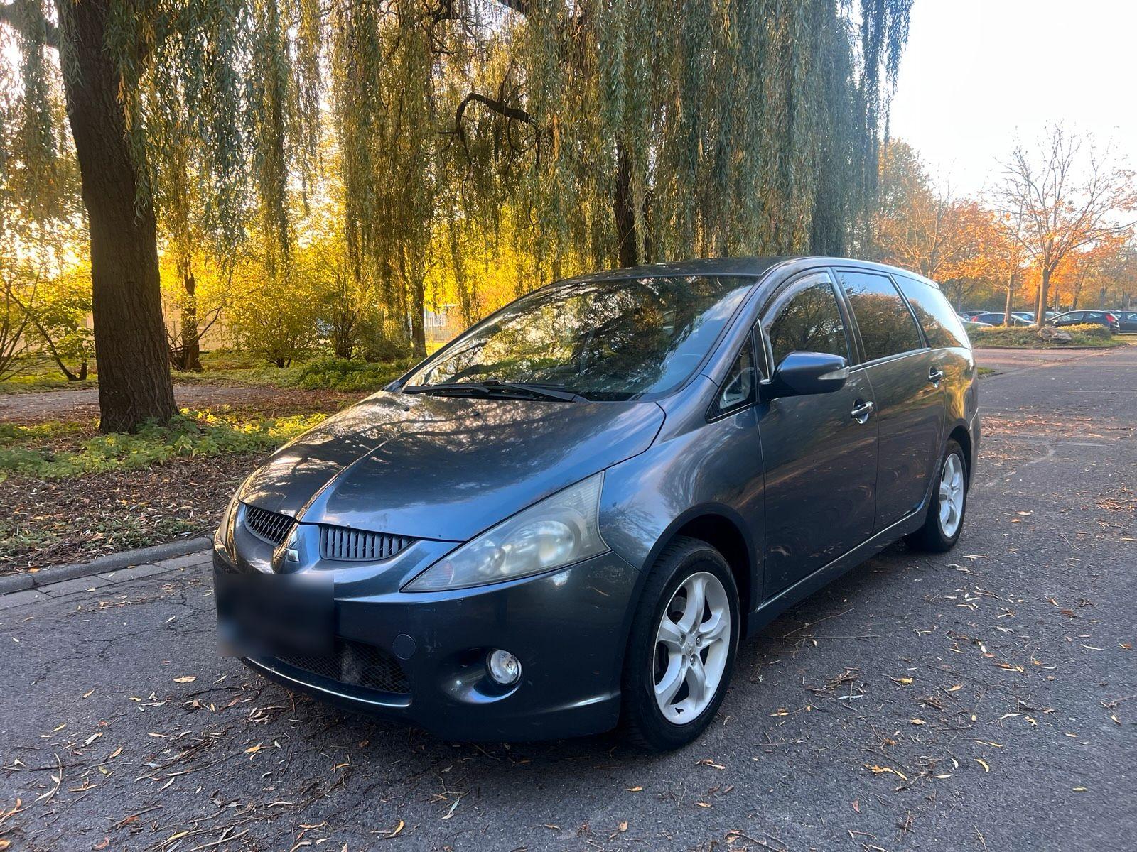 Mitsubishi Grandis 2005 — photo 7