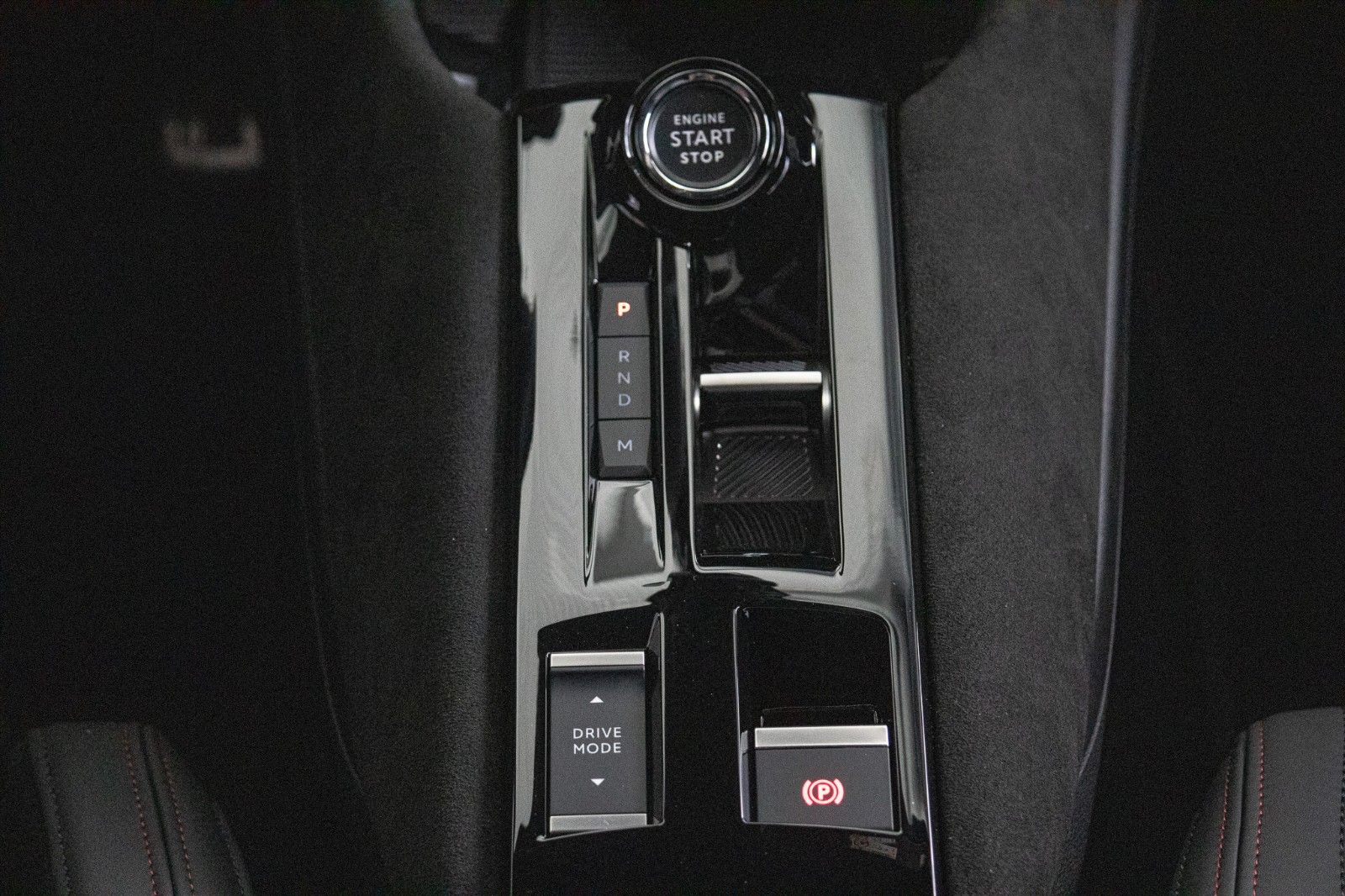 Fahrzeugabbildung Alfa Romeo Junior Ibrida 1.2 VGT 48V-Hybrid  Speciale