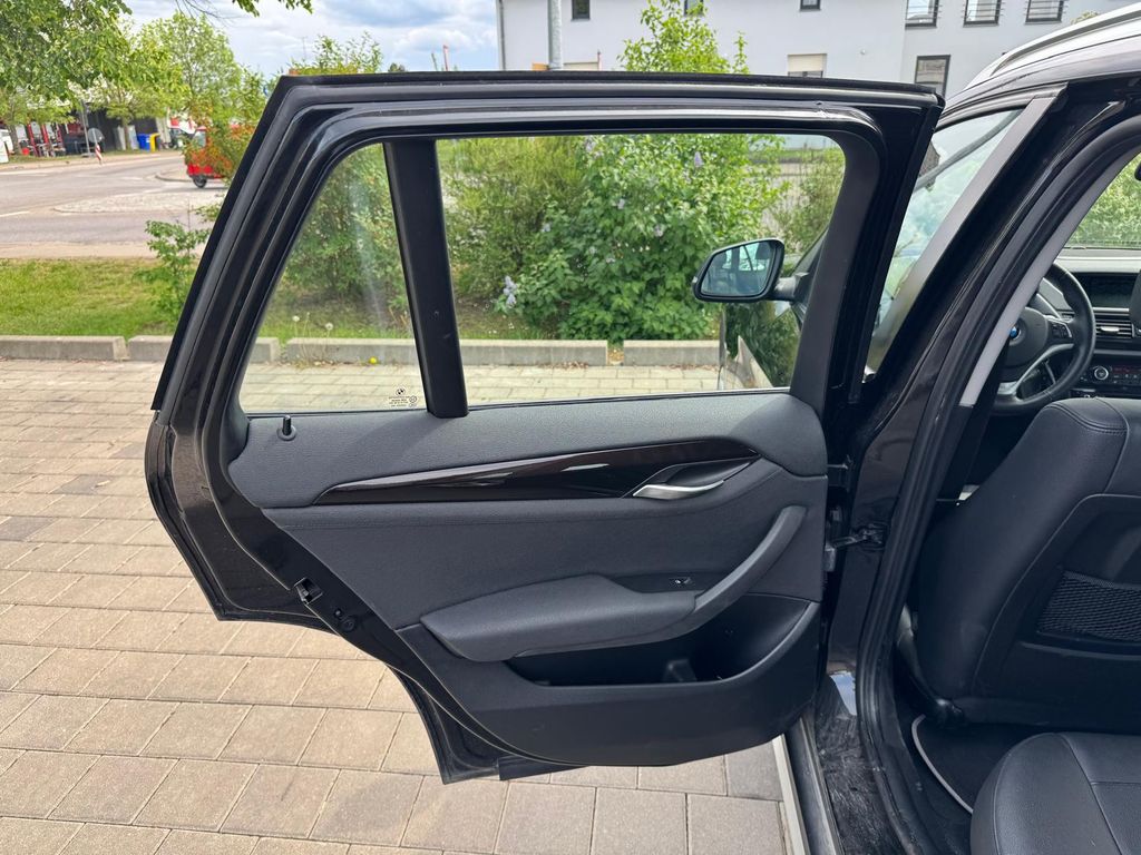 BMW X1 28