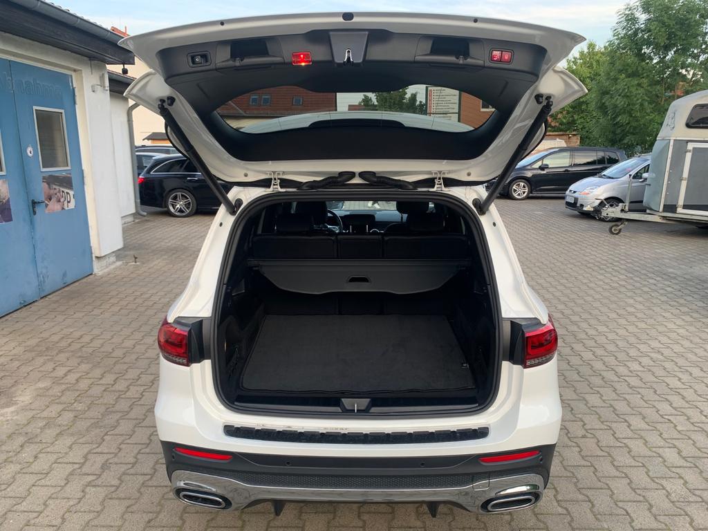 Mercedes-Benz GLB 220