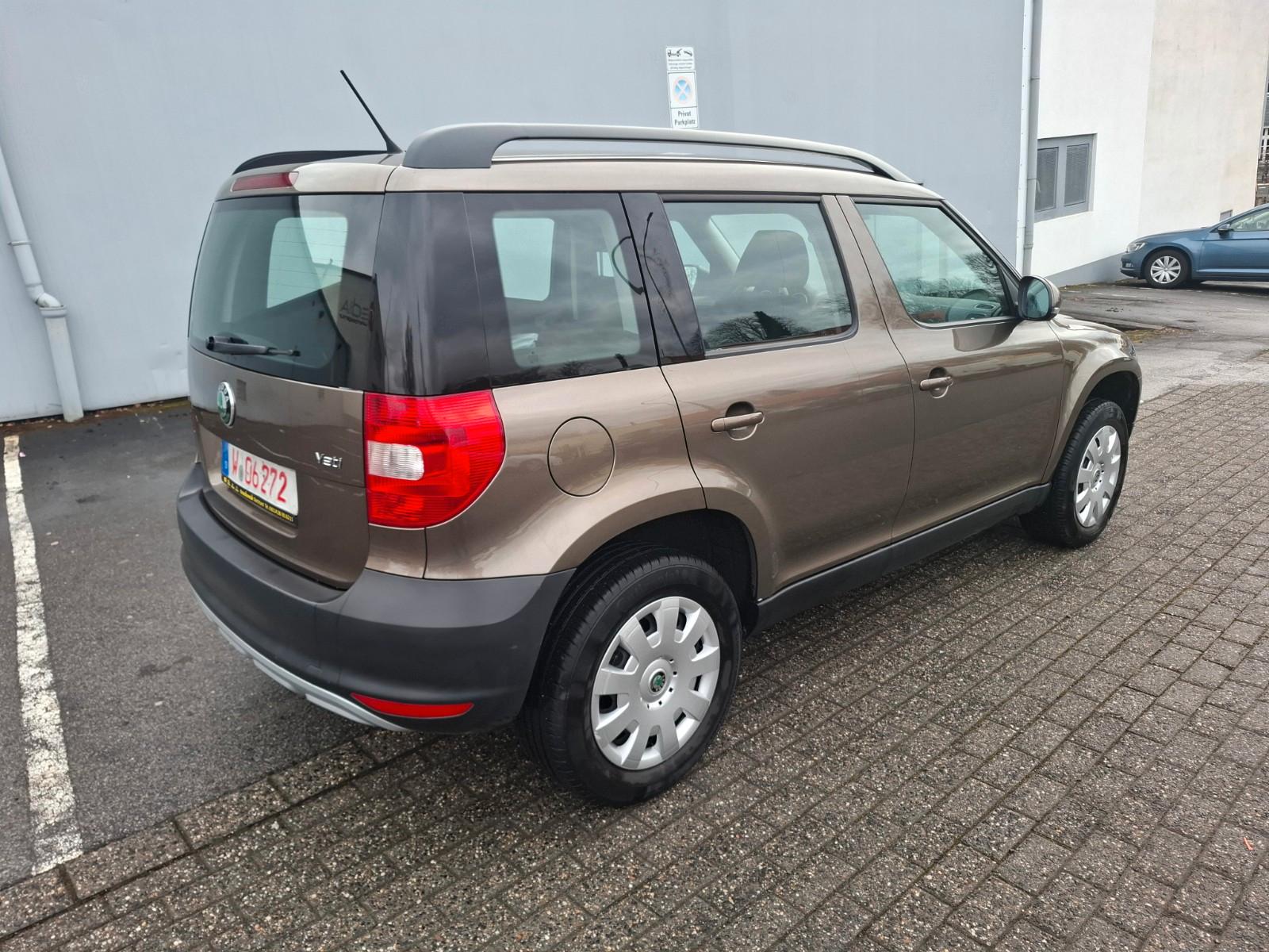 Skoda Yeti Active 1 HAND TÜV NEU  NUR 32000 KM SCHECKH
