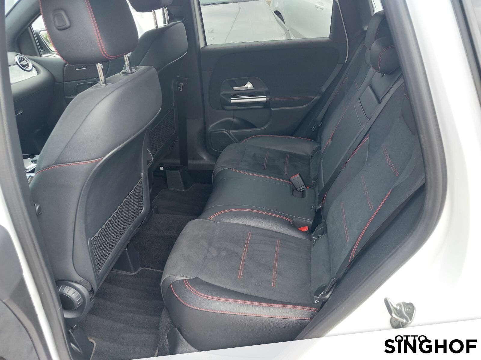 Fahrzeugabbildung Mercedes-Benz B 200 AMG Night+AHK+LED+Navi+Rü Kam+el.Heck+TOTW