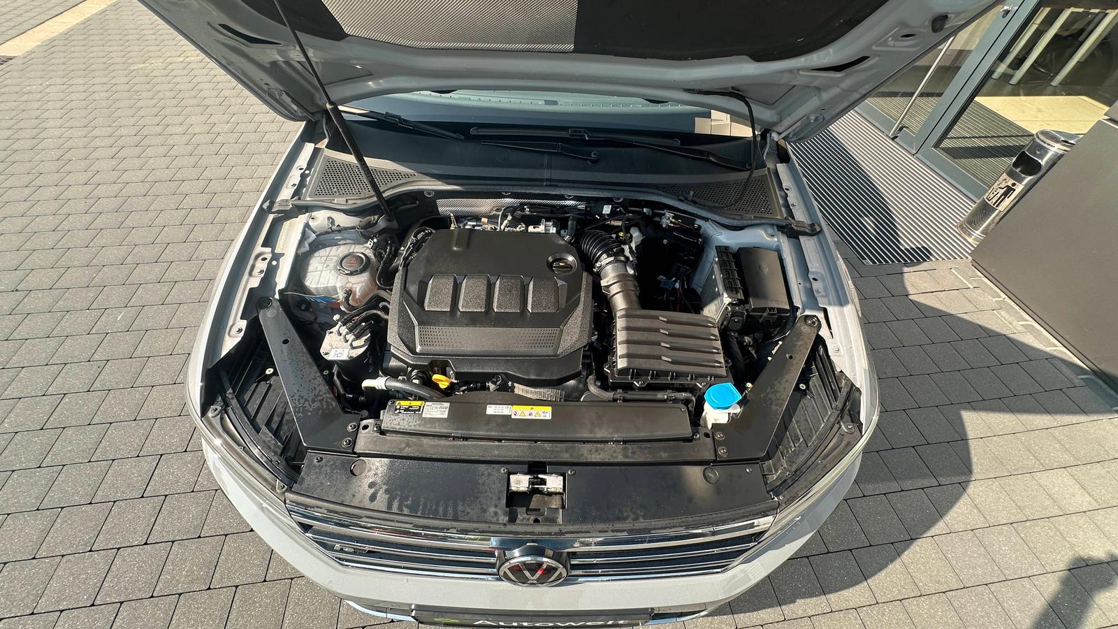 Volkswagen Passat 2.0 TDI R Line AHK STHZ VIRT 18", миниатюра 24