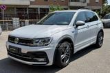 Volkswagen VOLKSWAGEN Tiguan 1.4 TSI Sport BlueMotion Techn - Volkswagen Tiguan mit Benzin-Antrieb: Kombi