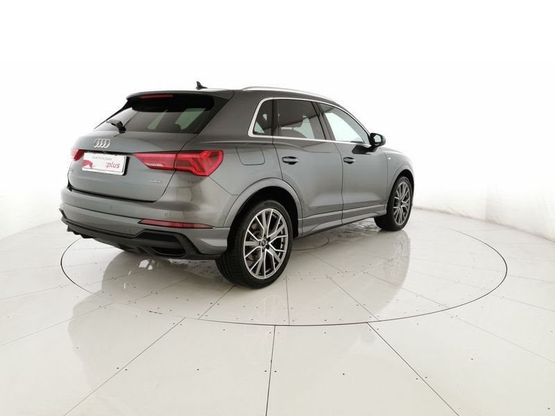 Audi Q3 40 2.0 tdi S line edition quattro 193cv  imagem 3