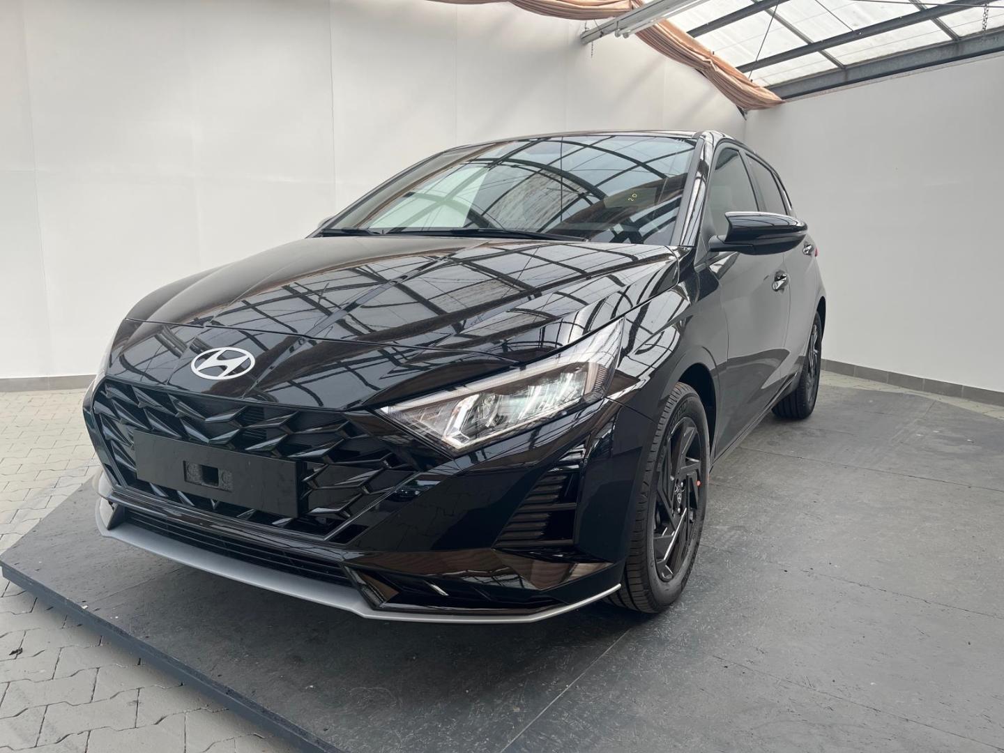Hyundai i20 Trend FL 90PS Blackline Bose Navi Digitales 