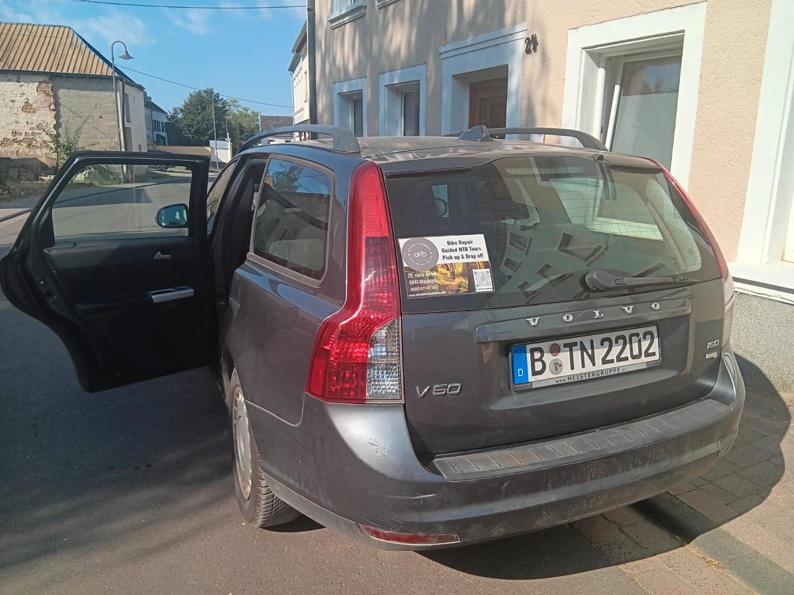 Volvo V50 2010 — photo 11